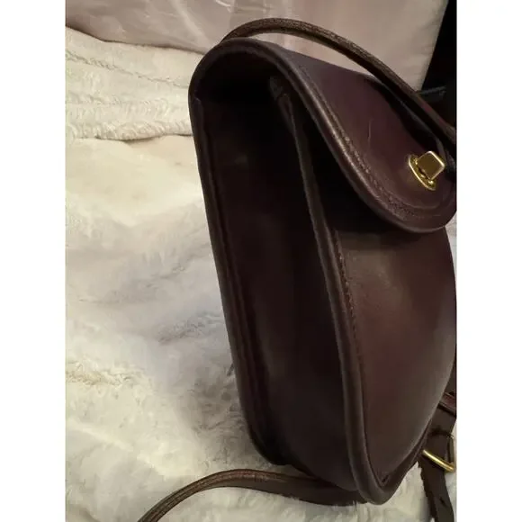 Coach Mahogany Sidepack Beautiful Condition - Picture 4 of 10